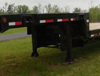 Moore Truck and Equipment Inventory:  Viking Trailers 3 Axle 48' Oilfield Step Deck